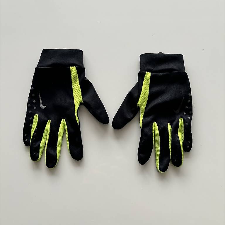 Nike Altri accessori da uomo: Kostenlos Versand / Handschuhe - NIKE - G: L – Usato da Davos Platz venduto da Davos.SB