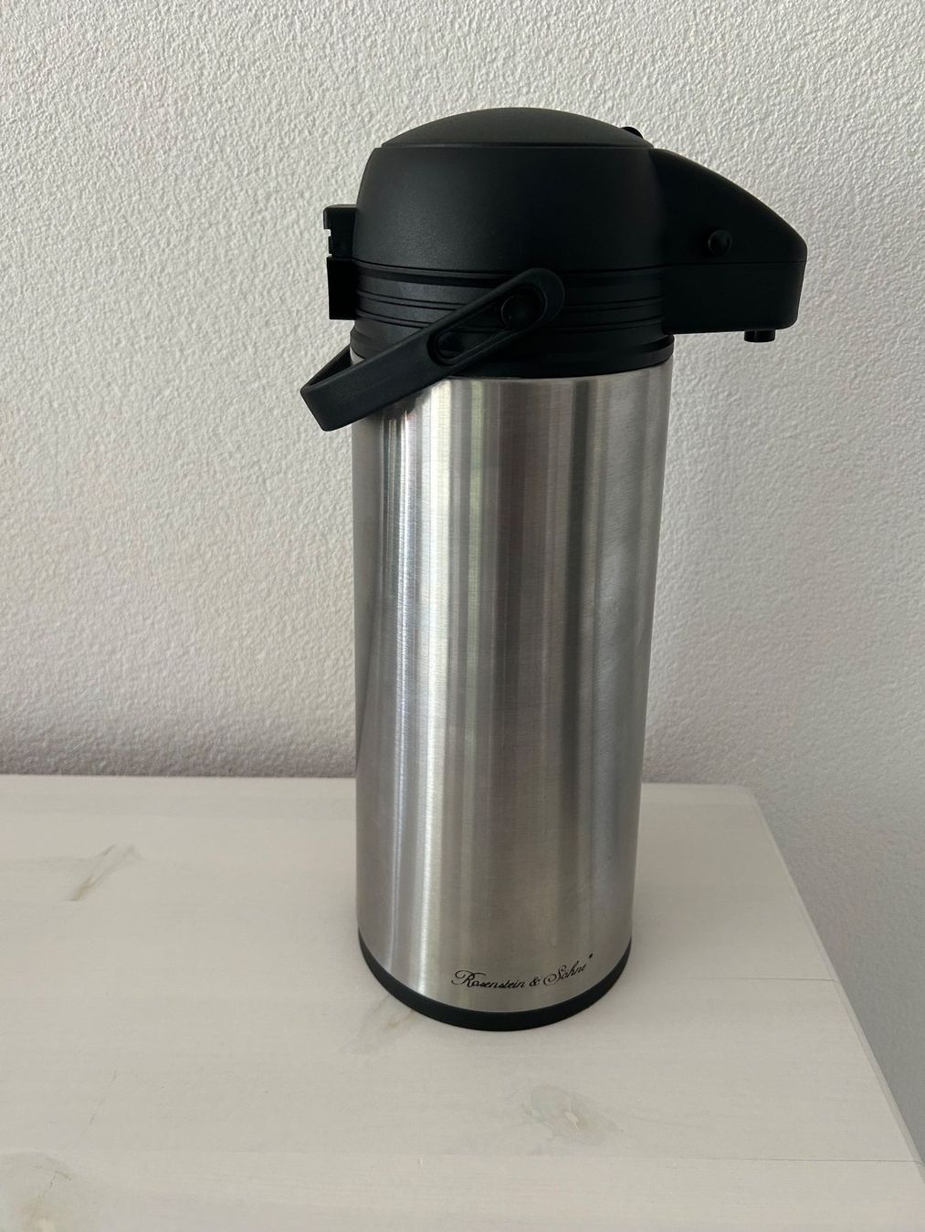 Appareils de cuisine: Edelstahl-Pump Isolierkanne – D'occasion à Wängi par Argon180 1