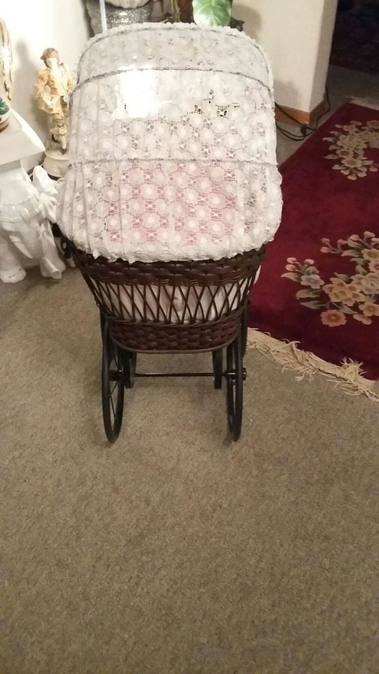 Kinderwagen: Antik Korb baby wageli mit dantell dach – Gebraucht aus Bern von Imamrashed 2