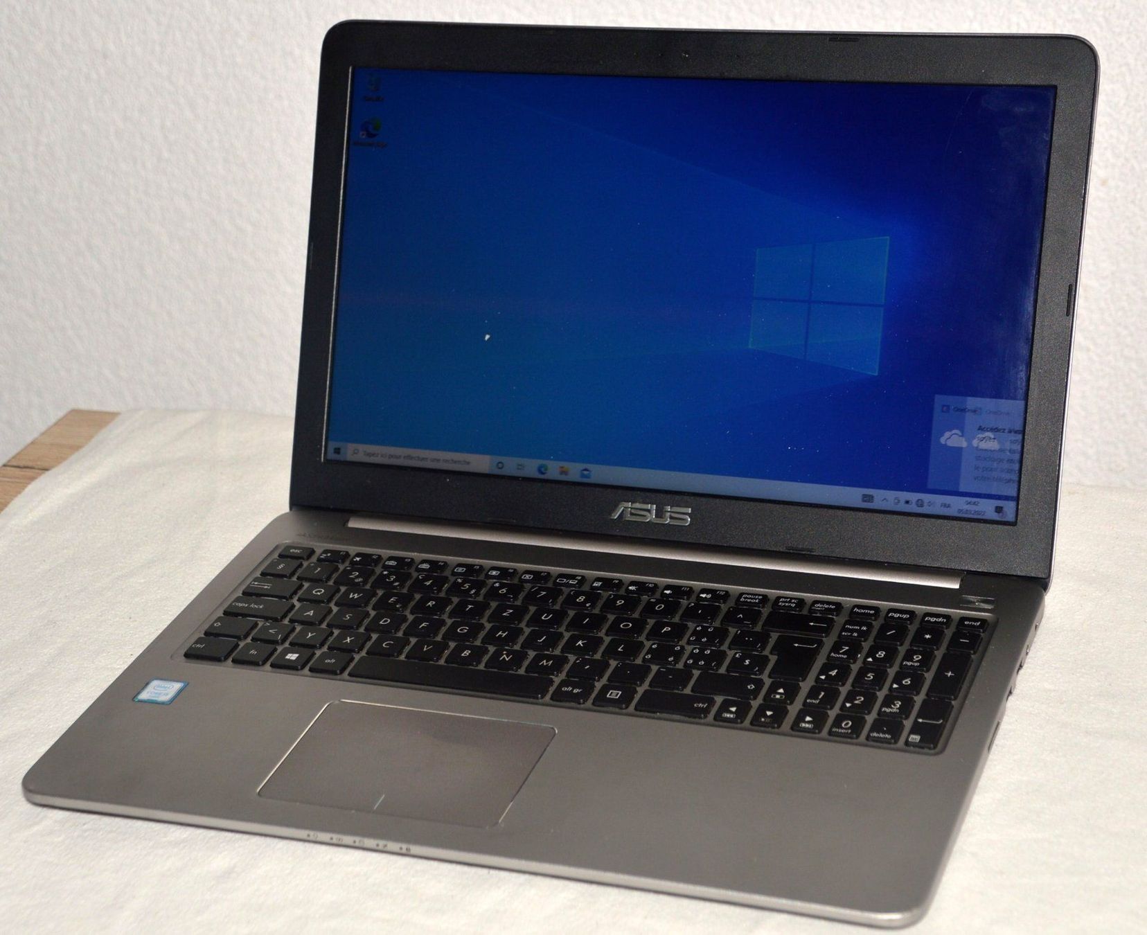 Asus Notebooks: Laptop Asus K501UQ 15.6" i5 – Gebraucht aus Collonges von arashee 3