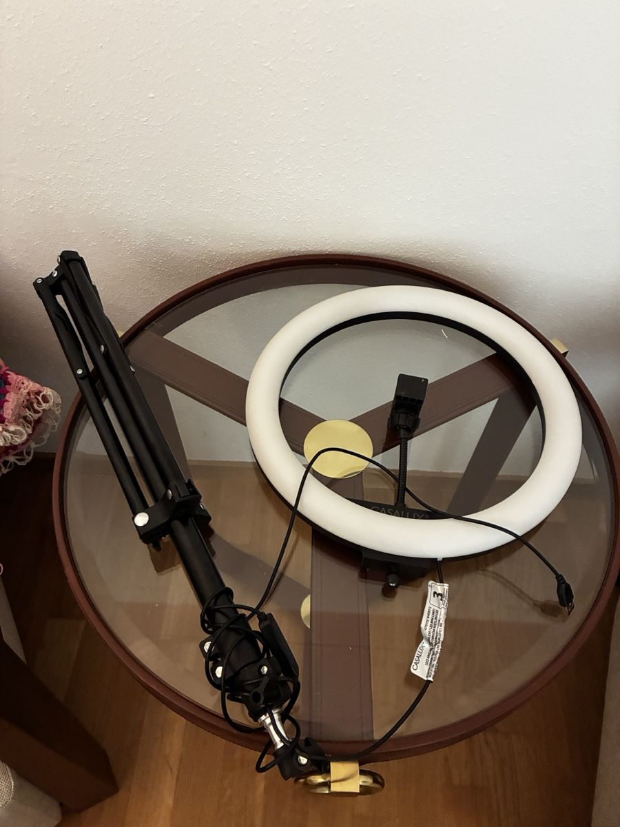 Treppiedi & Teste: Ringlicht mit Stativ gebraucht – Usato da Zürich venduto da R1908