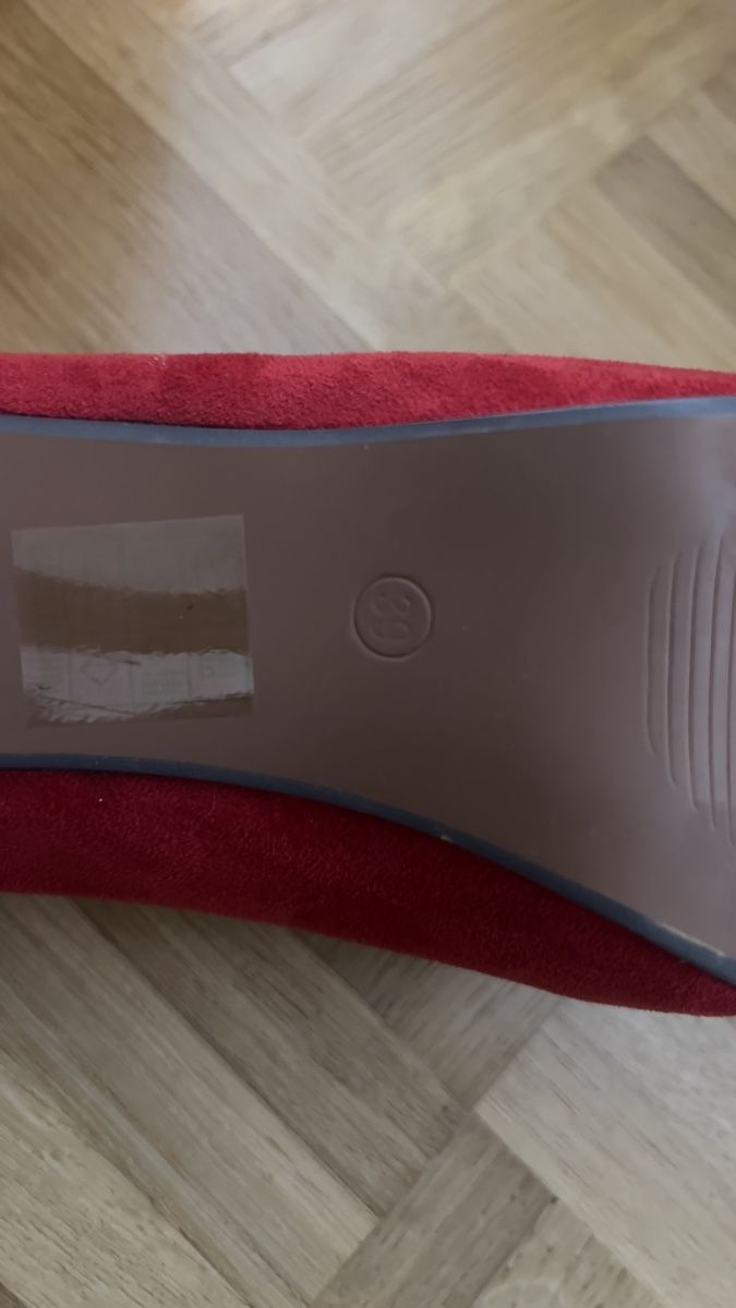Scarpe da donna: Roter Stöckelschuh – Usato da Sisseln venduto da nt.geschenkshop 4