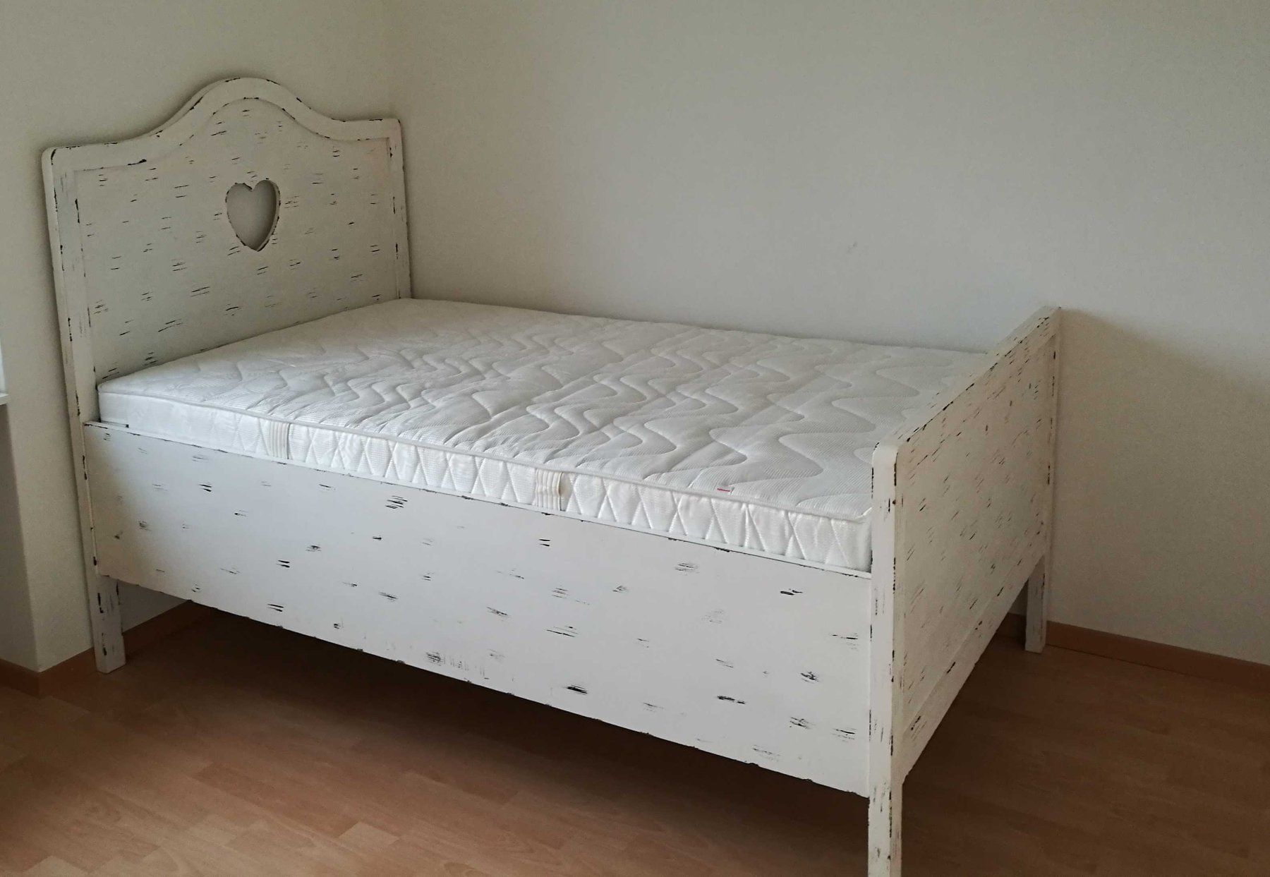 Betten: Prinzessinbett ,Kinderbett – Gebraucht aus Goldingen von Biglego
