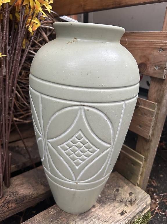 Vasen & Gefässe: Vintage Salbeigrüne Vase – Gebraucht aus Merishausen von Yvili