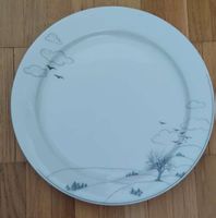 Teller aus Porzellan mit Landschaftsmotiv