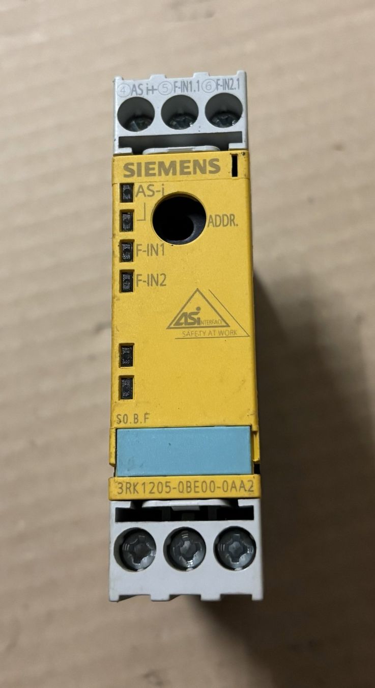 Siemens Componenti elettronici: Siemens 3RK1205-0BE00-0AA2 AS-i Interface Modul – Usato da Sins venduto da 3985schluckti