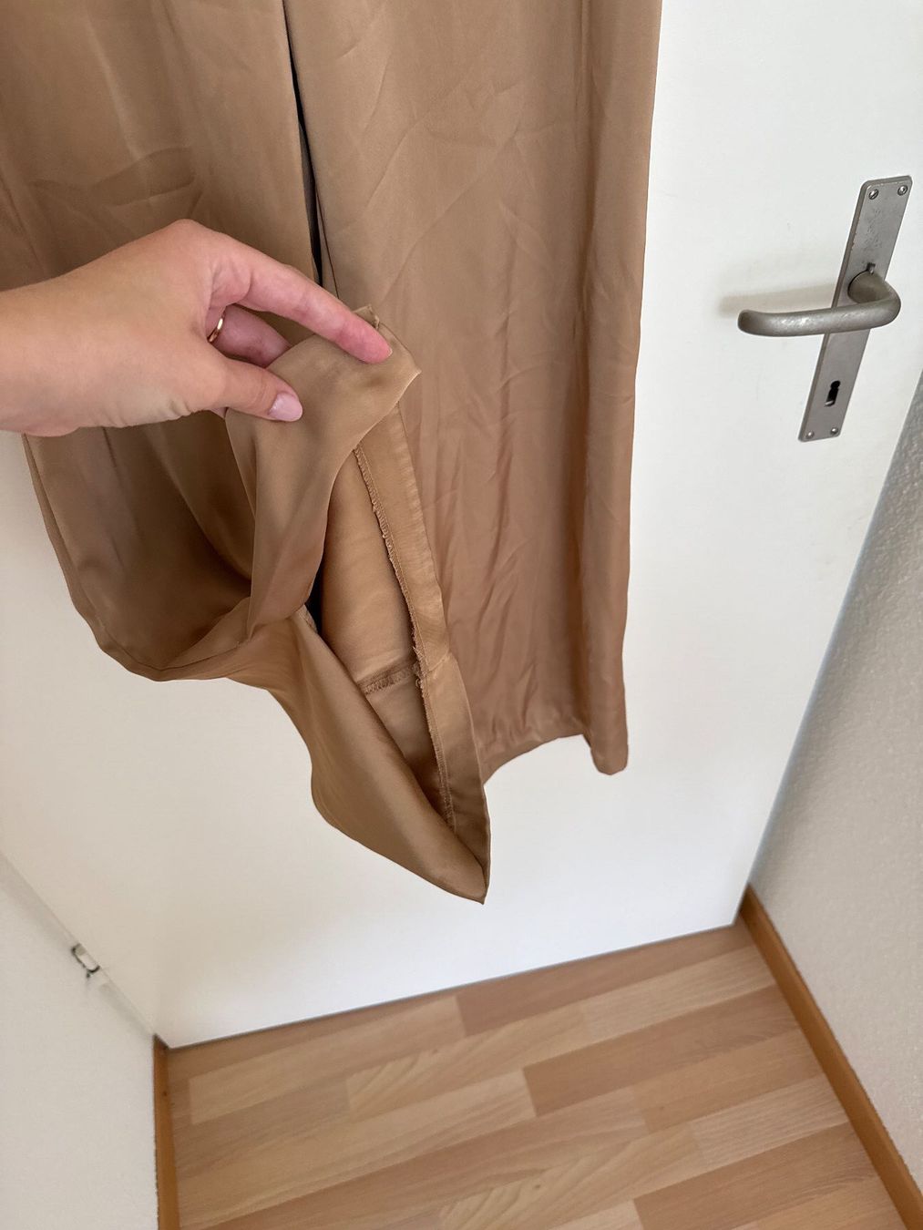 H&M Pantaloni: H&M Hose Gr. M – Usato da Horgen venduto da linuxrp 1