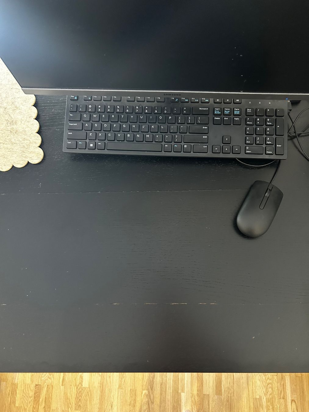 Ikea Scrivanie: Bureau Noir / black Malm Desk – Usato da Chêne-Bougeries venduto da Lena_kollo 2