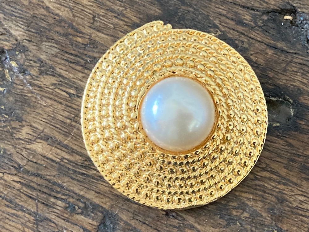 Broche vintage en métal doré, ancienne broche dorée en forme de fleur
