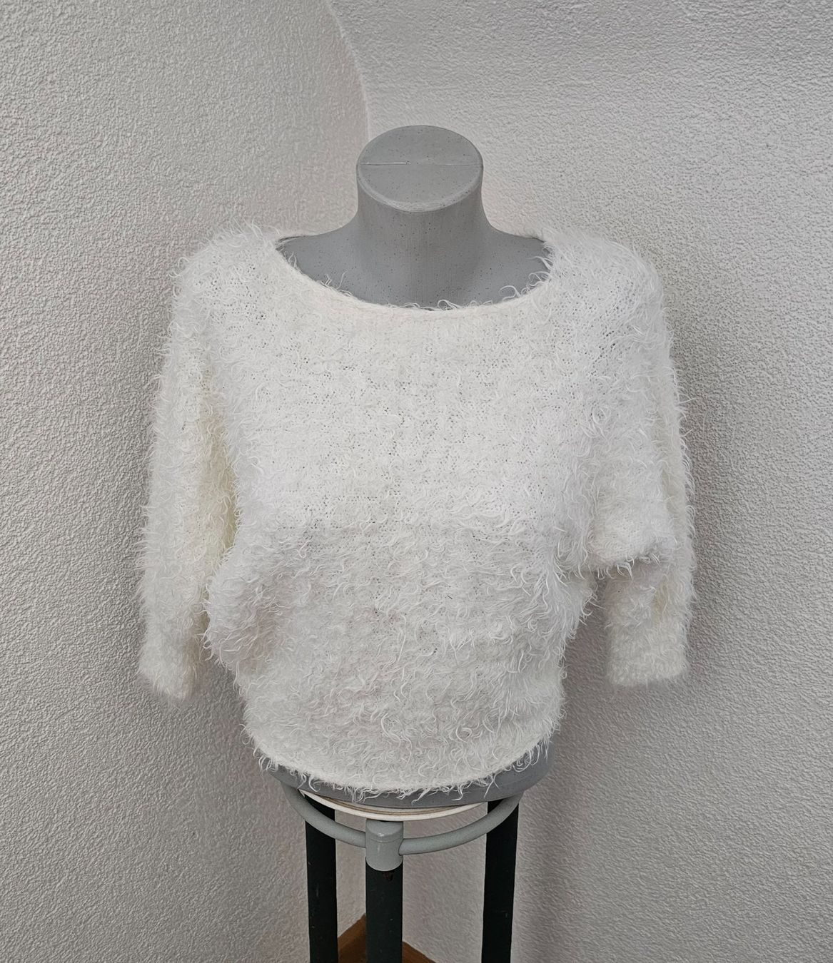 Zebra Maglioni & Felpe: flauschiger leichter Pullover Gr. XS / S Zebra – Usato da Füllinsdorf venduto da Sunnebliemli7