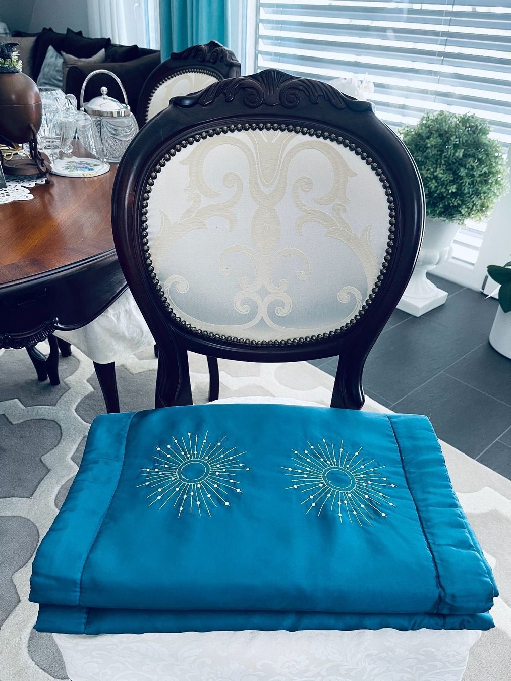 Coperte: Bett Dekorative Decke – Usato da Winkel venduto da KaschmirArt
