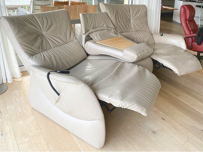 Sofas: Gut erhaltene 2er + 3er Sitzgarnitur, Echtleder soft grey – Gebraucht aus Hauenstein von Ks9491 3