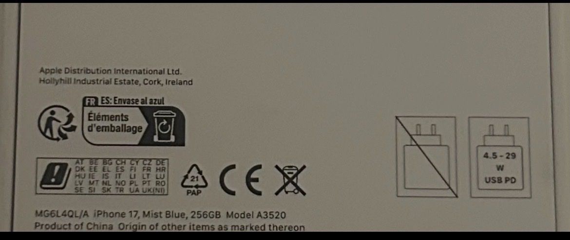 Apple Telefoni cellulari / Smartphones: iPhone 17 256Gb mist bleu – Nuovo e nell'imballaggio originale da Crissier venduto da C.cantatore 1