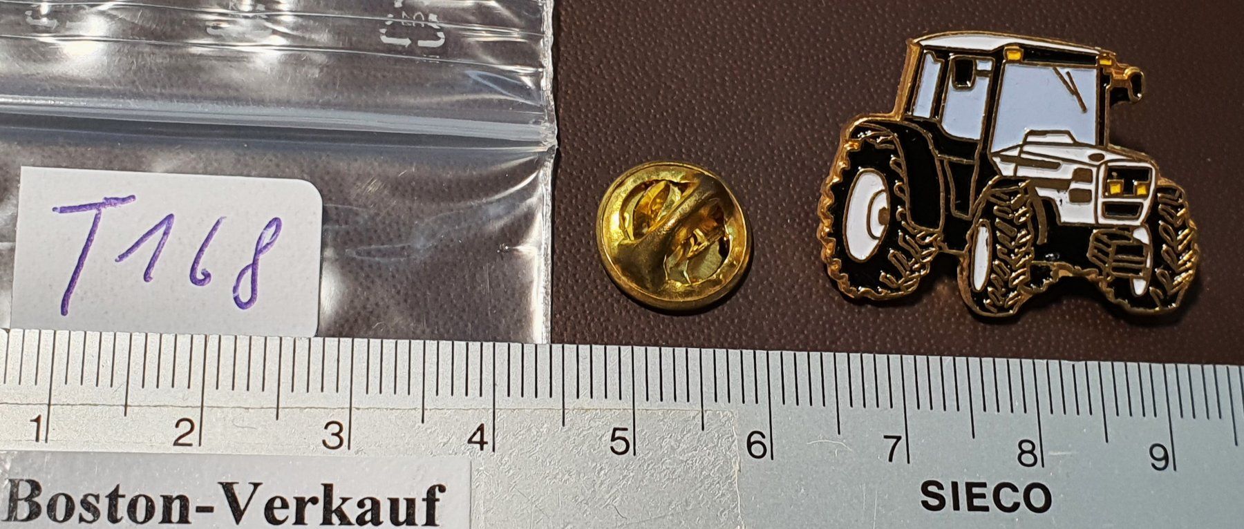 Placchette & Badge: 113 - Pin Landmaschine Traktor Treker: Lamborghini – Usato da Reinach BL venduto da Boston-Verkauf 1