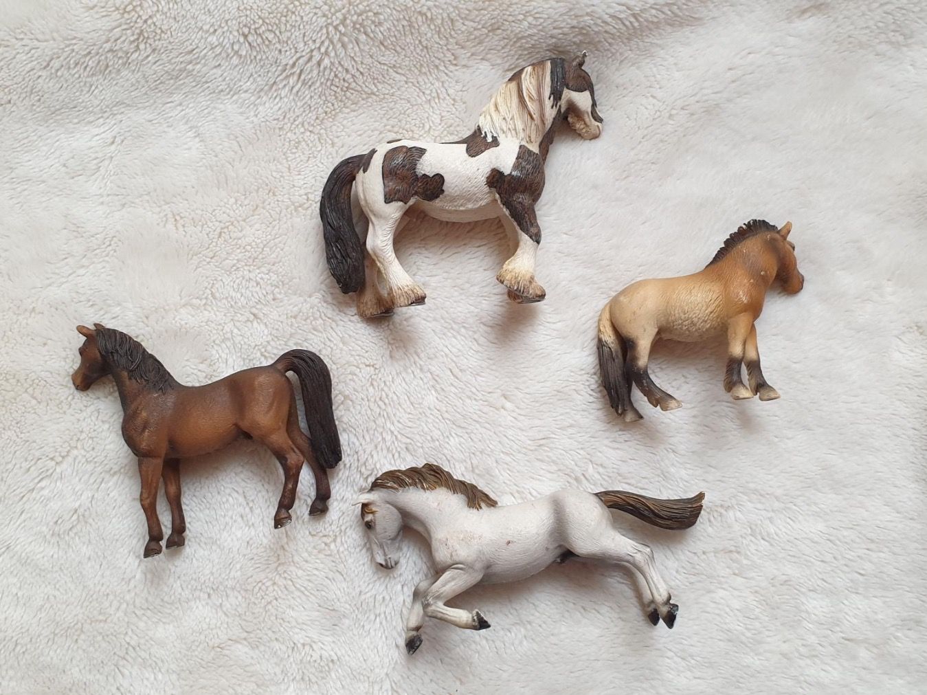 Schleich Spielzeuge: Schleich - 4 Pferde – Gebraucht aus Würenlos von Abracadabra26 3