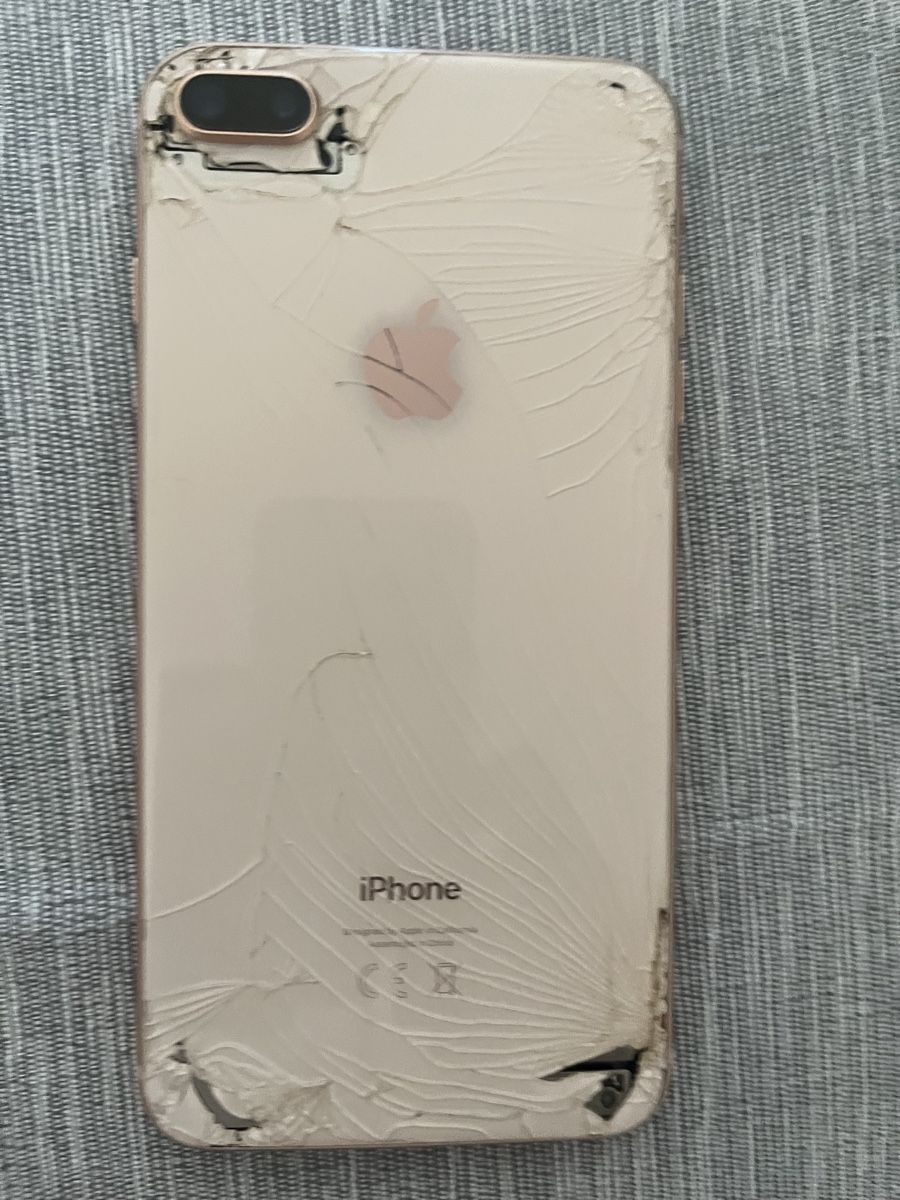 Apple Handys / Smartphones: iPhone 8 Plus rosé Gold Rückseite defekt  – Defekt aus Rebstein von ale_qx8b 2