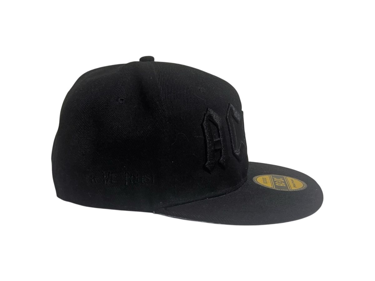 Copricapi, berretti & cappellini: Gesticktes AC/DC Snapback Cap, Schwarz, One Size - Offiziell – Usato da Luzern venduto da woti-shop 2