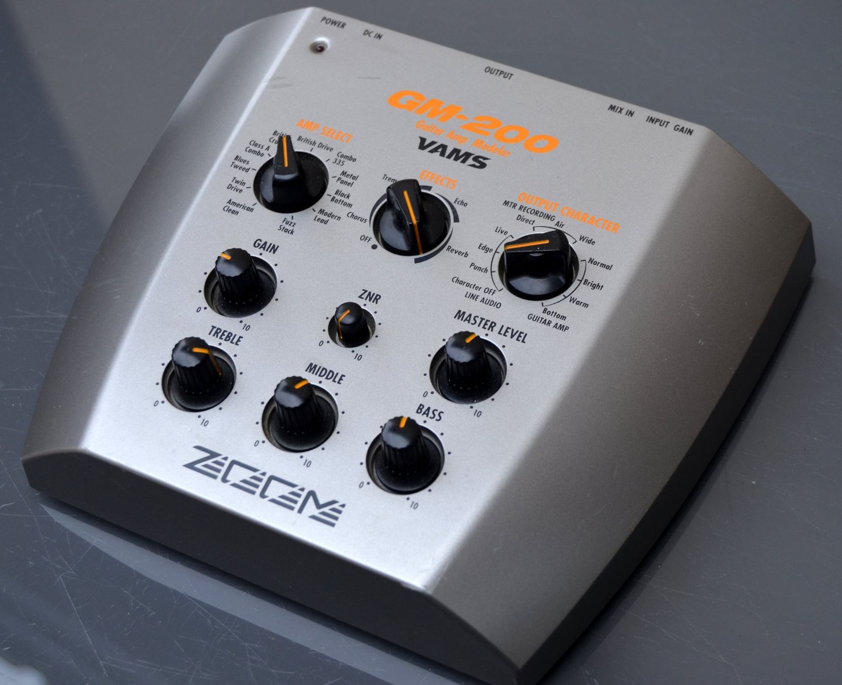 Zoom Strumenti musicali: Zoom GM-200 Multi Gitarreneffekt /effet de guitare processor – Usato da Collonges venduto da arashee 1