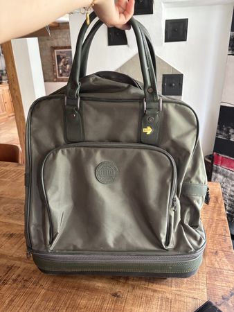 Subarctic Olive Green Holdall Travel Bag - Stylish & Durable