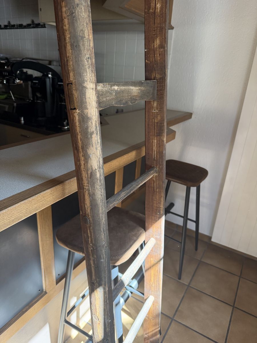 Echelles: antike Holzleiter – D'occasion à Zollbrück par Shark3