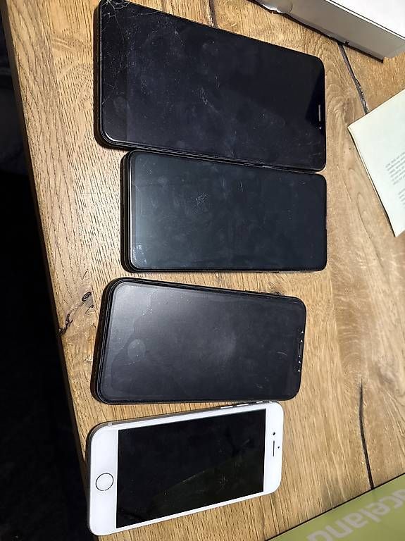 Telefoni cellulari / Smartphones: 4 Deffekte Smartphones( Apple & Xiaomi) – Usato da Spreitenbach venduto da ren_l2wd