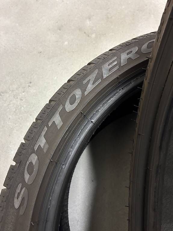 Sonstiges Schreiben & Zeichnen: Winterreifen Pirelli 255 35 19 – Gebraucht aus Neuenhof von Gt5.Performance_ 1