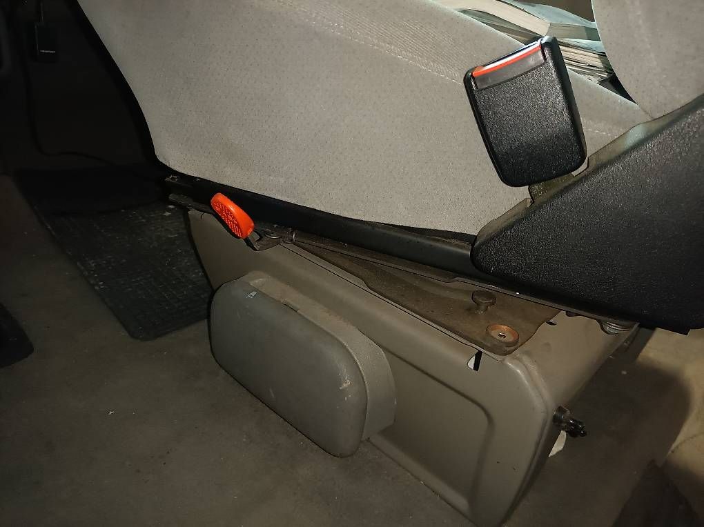 Sonstiges Campingzubehör: Drehkonsole VW T4 Bj. 1996-2003 – Gebraucht aus Rickenbach LU von kel_2zfz 2