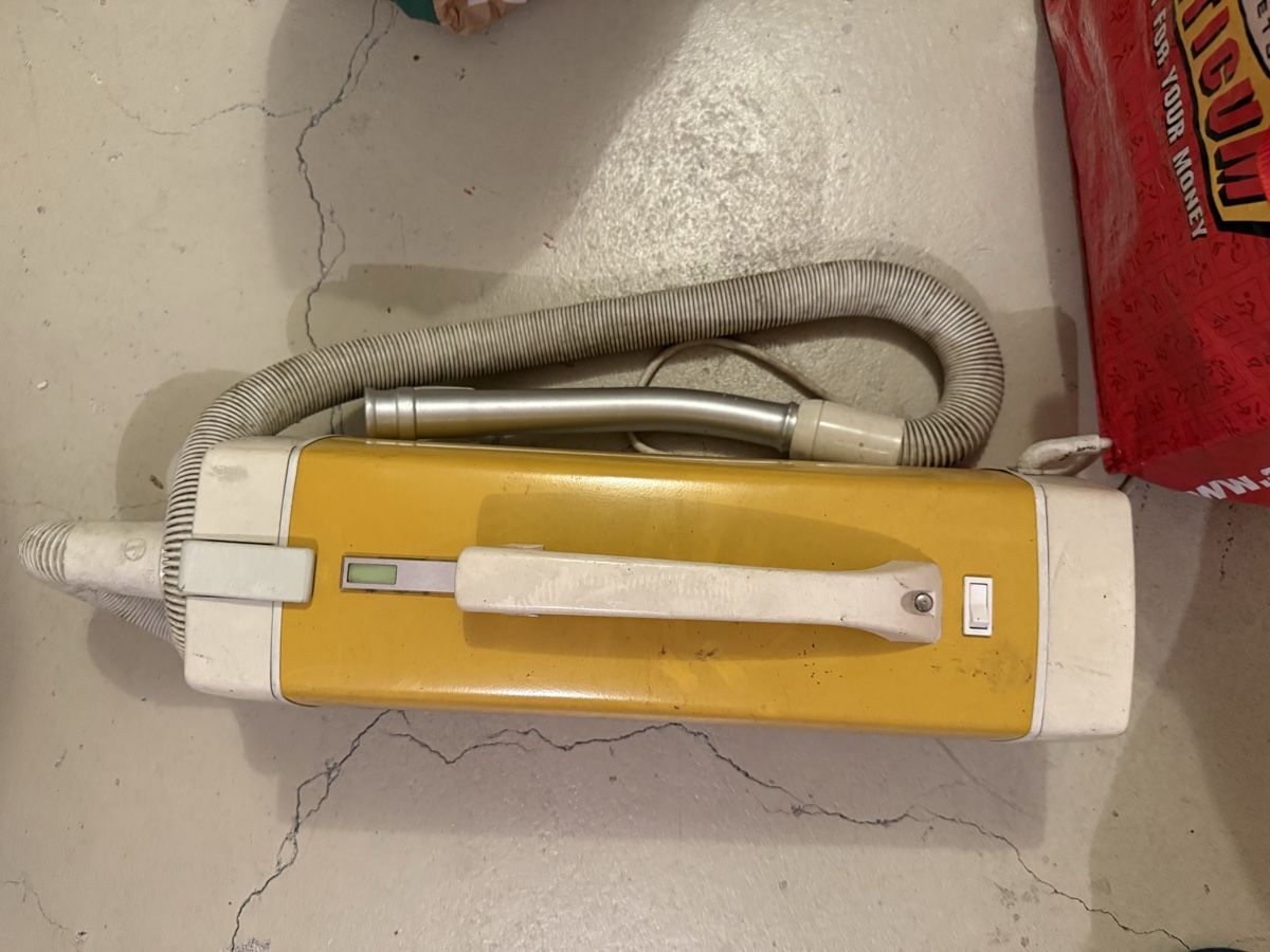 Hoover Aspirapolveri & Accessori: Hoover Modell 427 Staubsauger  – Usato da berikon venduto da Andy44 3