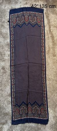 Foulard vintage en soie 42 x 135 cm