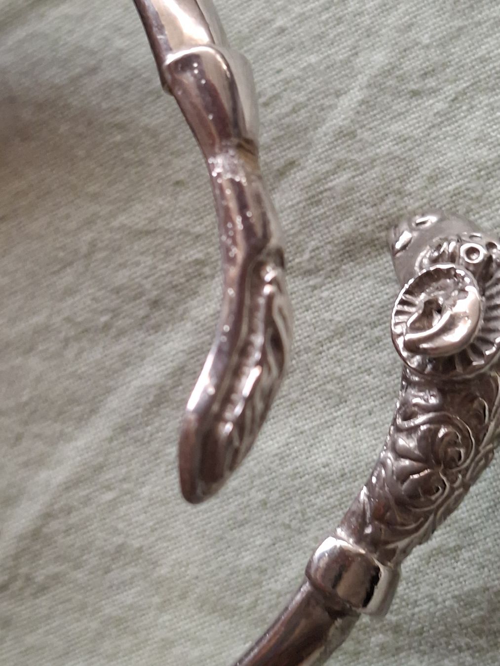 Armbänder & -reifen: Bracelet jonc rigide – Gebraucht aus Genève von pha_km2b 2