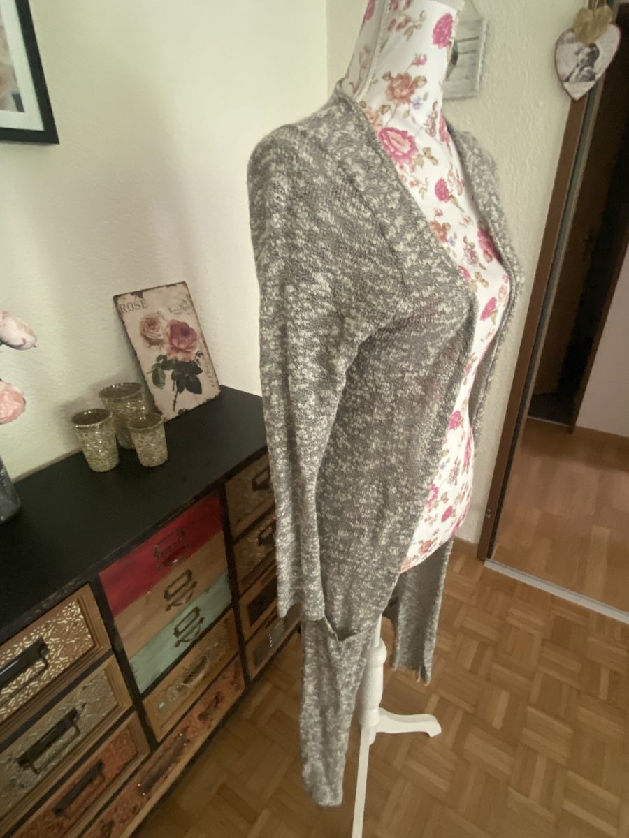 Jacken: Strickjacke lang Amisu grau Gr S – Gebraucht aus Schönenberg ZH von Pfupfli1 4