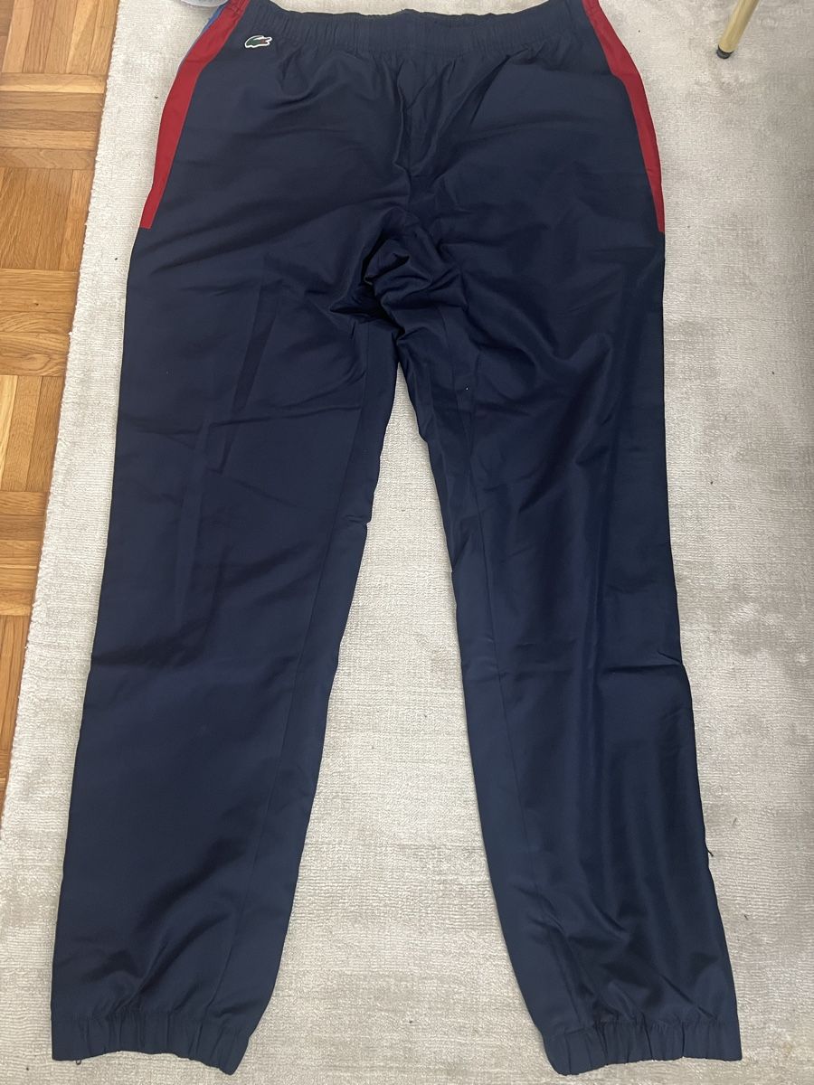 Lacoste Pantaloni: Neu Lacoste Trainerhose L – Nuovo (secondo la descrizione) da Zürich venduto da Walllstreet 1