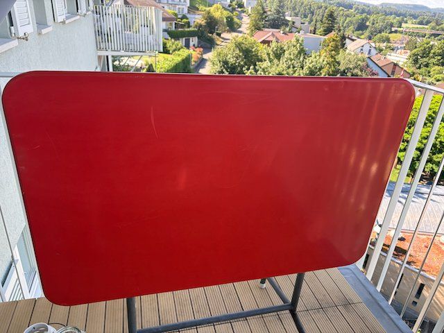 Tables: Roter Balkontisch, klappbar – D'occasion à Döttingen par son_t7mb 2