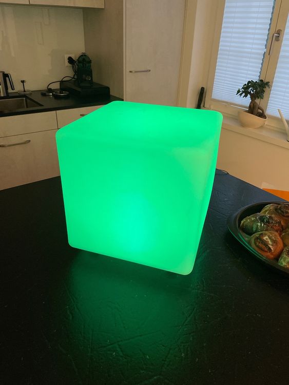 SHZICMY LED Würfel Hocker 30x30 Cm - Wasserdicht, 7 Farben, Fernbedienung, Für Garten & Balkon
