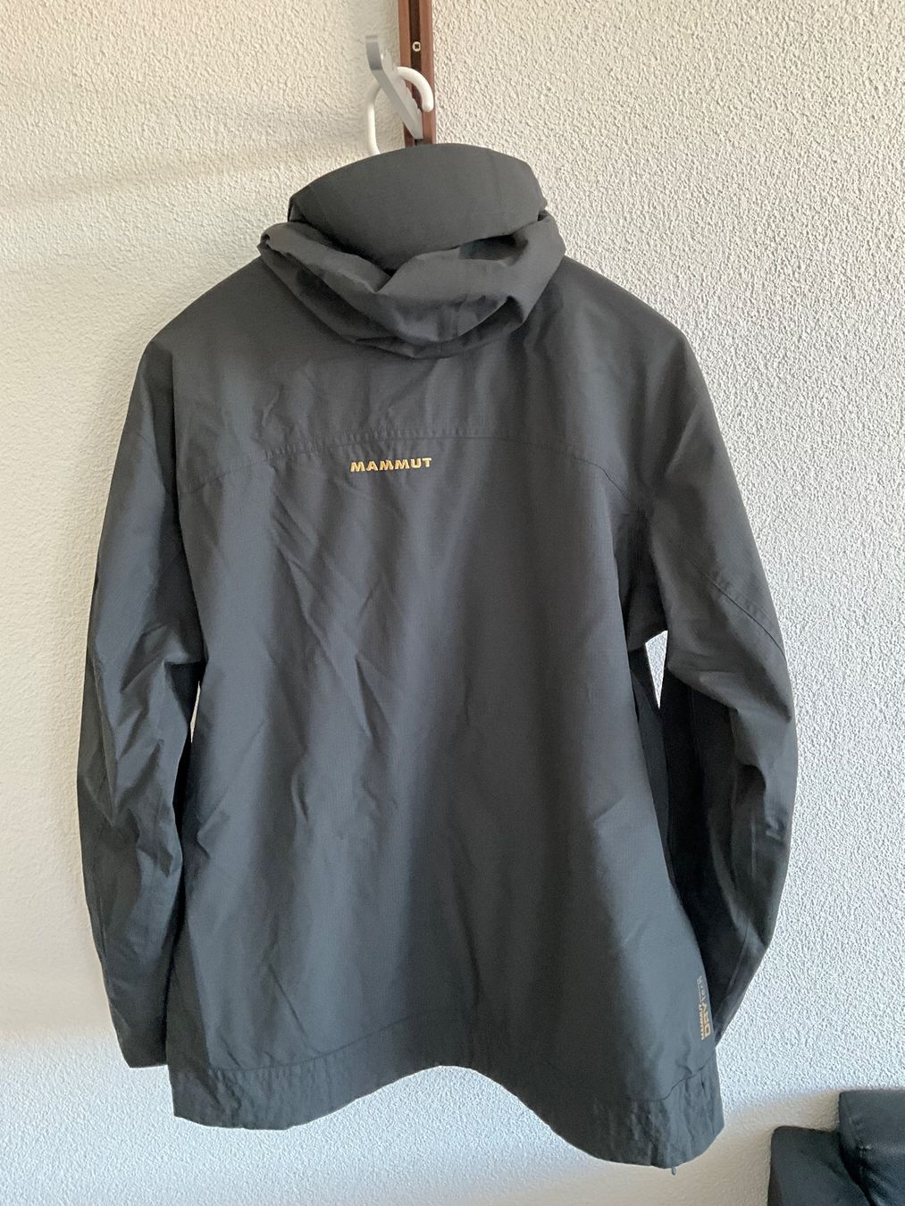 Mammut Giacche: Mammut RegenJacke Damen – Usato da Hunzenschwil venduto da heb_blr9 1
