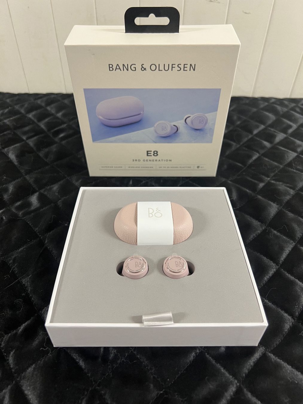 Bang & Olufsen Kopfhörer: B&O Beoplay E8 3rd Gen Pink – Neu und originalverpackt aus Kirchberg SG von EPGaemperle 2