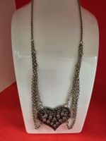 Herz Collier mit Steinen und mehreren Ketten