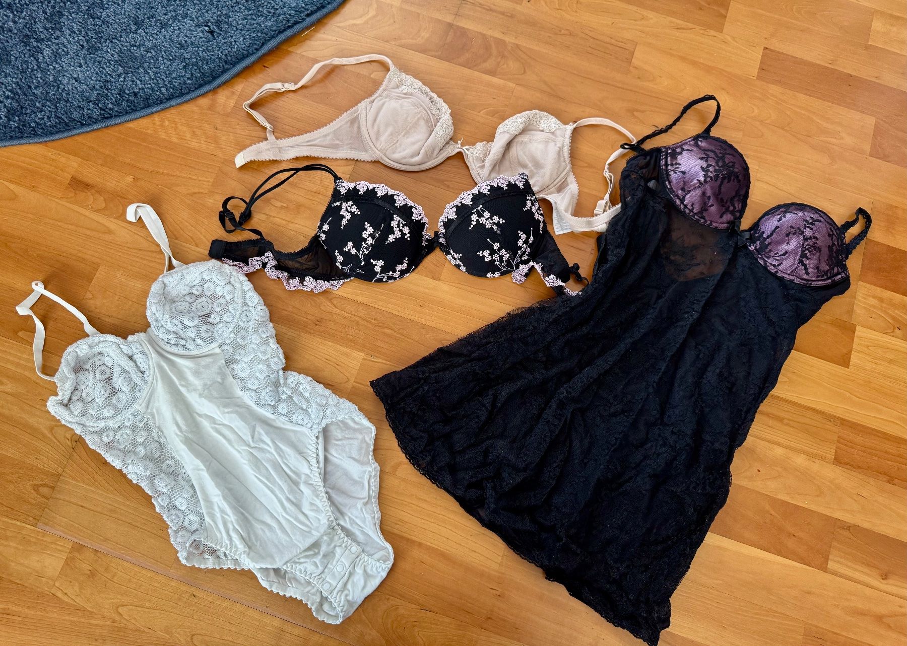 Sonstige Unterwäsche: Set BH, Body und Negligee, Hanro usw – Gebraucht aus Schüpbach von 2ndHandRose