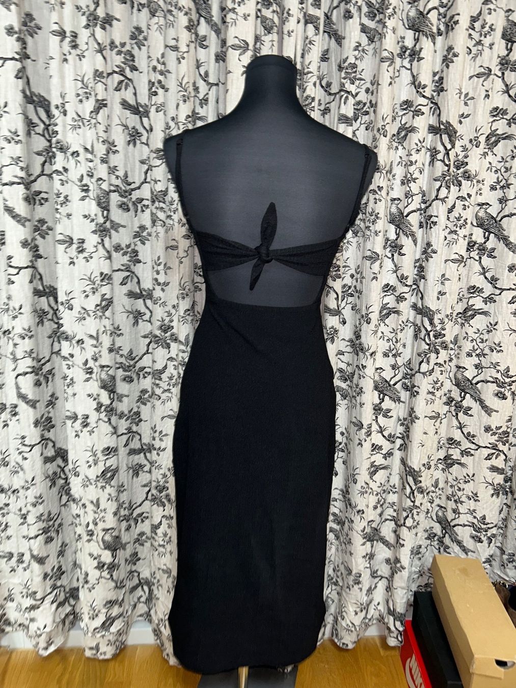 Kleider: SCHWARZES BERSHKA SOMMERKLEID – Gebraucht aus Luzern von Suneha 1