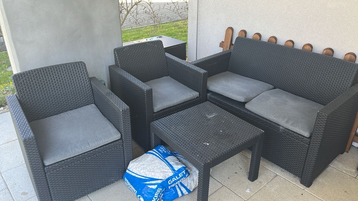 Set di tavolo e panche: Lounge set – Usato da Oftringen venduto da adr_r2dv