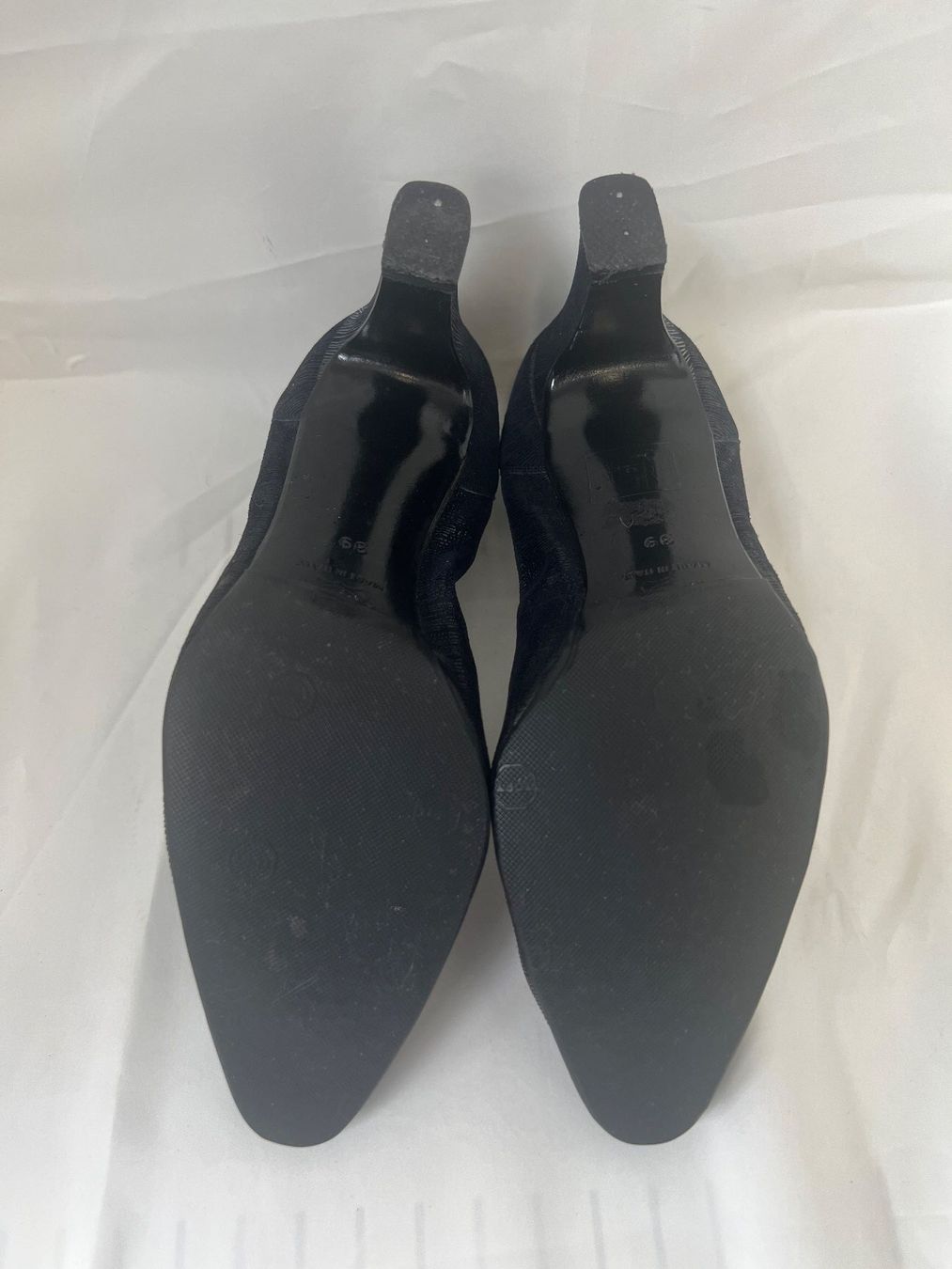 Damenschuhe: Dunkelblaue Wildleder Pumps – Gebraucht aus Zürich von Drahtzug 2