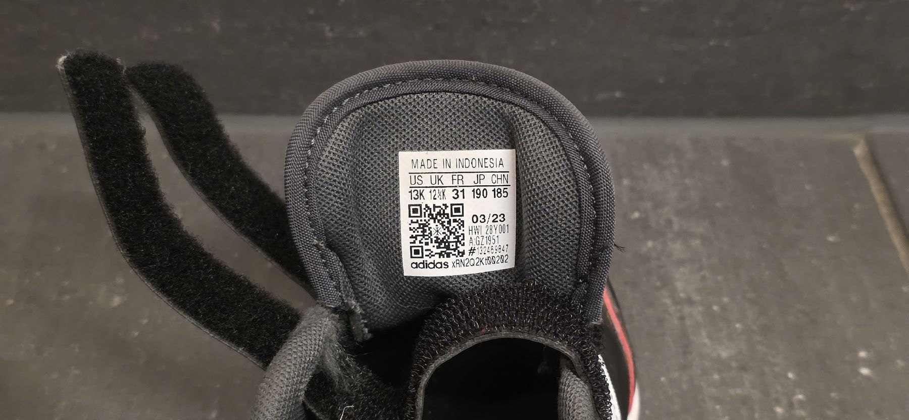 Adidas Scarpe per ragazzi: Adidas Kinder Sneaker Gr 31 – Usato da Stäfa venduto da Espresso_Macchiato 3
