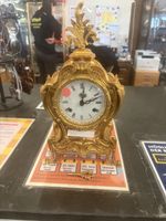 Antike Kaminuhr / Tischuhr im Barockstil – Goldfarben