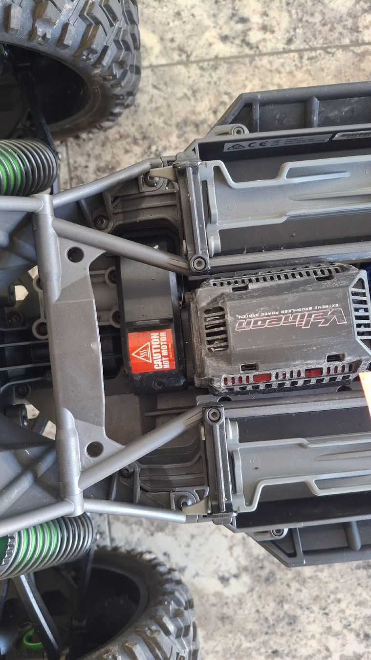 Traxxas Telecomando: Traxxas X-Maxx 8S RTR Green – Usato da Winkel venduto da Fizibubele 4