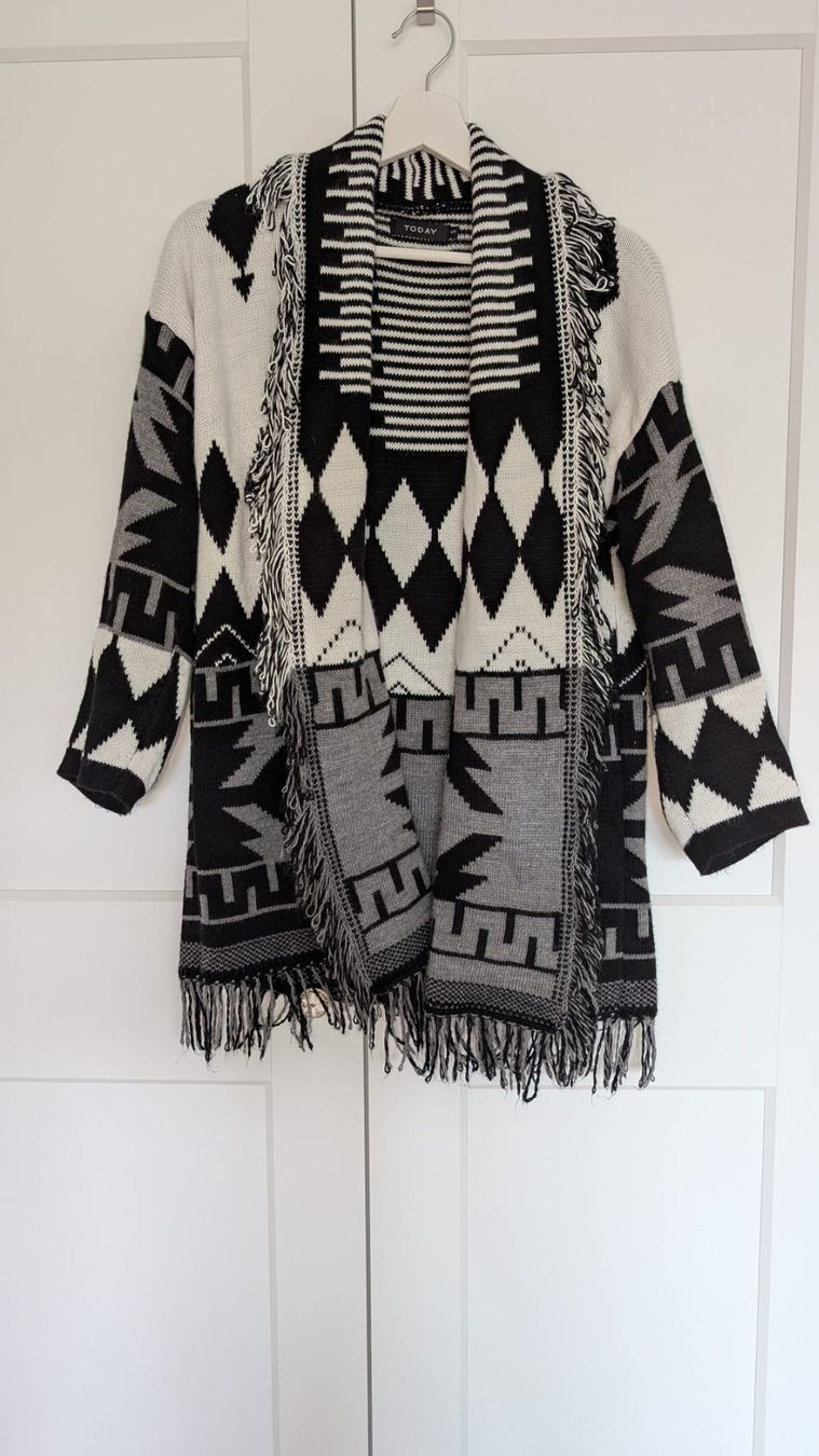 Jacken: Damen Strickjacke Ethno Muster Fransen, Grösse S – Gebraucht aus Au SG von and_cra