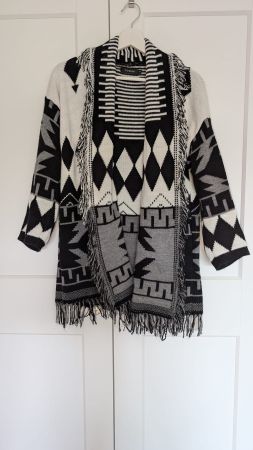 Damen Strickjacke Ethno Muster Fransen, Grösse S