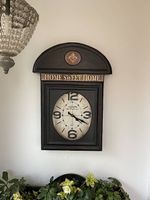 Grosse Wanduhr Metall mit dem Schriftzug Home sweet Home