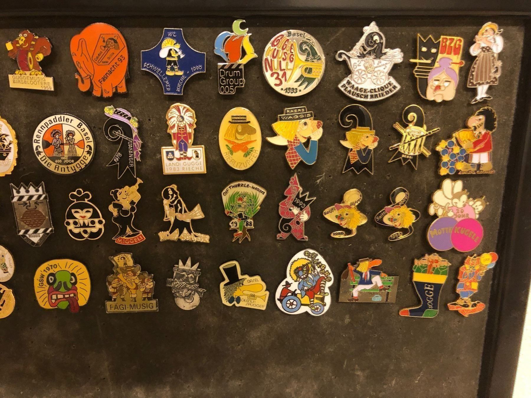 Spille & Fermagli: PIN-Sammlung Baslerfasnacht – Usato da Muttenz venduto da Gucci2005 7
