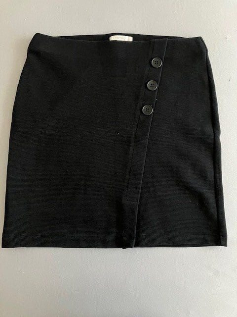 Esprit Röcke: Jupe noire boutons asymétriques stylée Esprit T L – Gebraucht aus Marin-Epagnier von rchouchouu