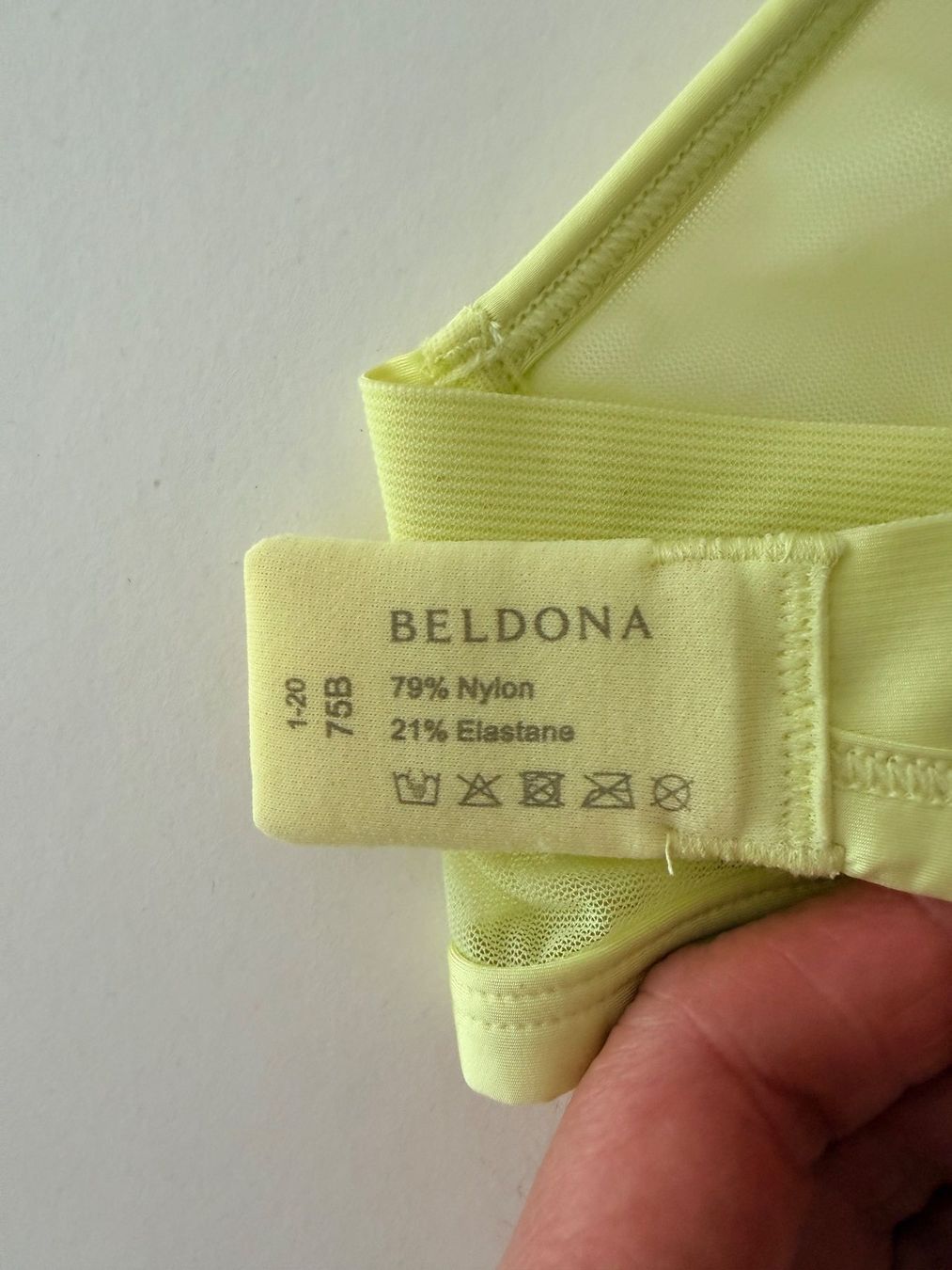 Beldona Altra biancheria intima: BELDONA, Bügelloser BH, Grösse 75B, Farbe Hellgelb – Nuovo e nell'imballaggio originale da Rudolfstetten venduto da gst_g7xl 7